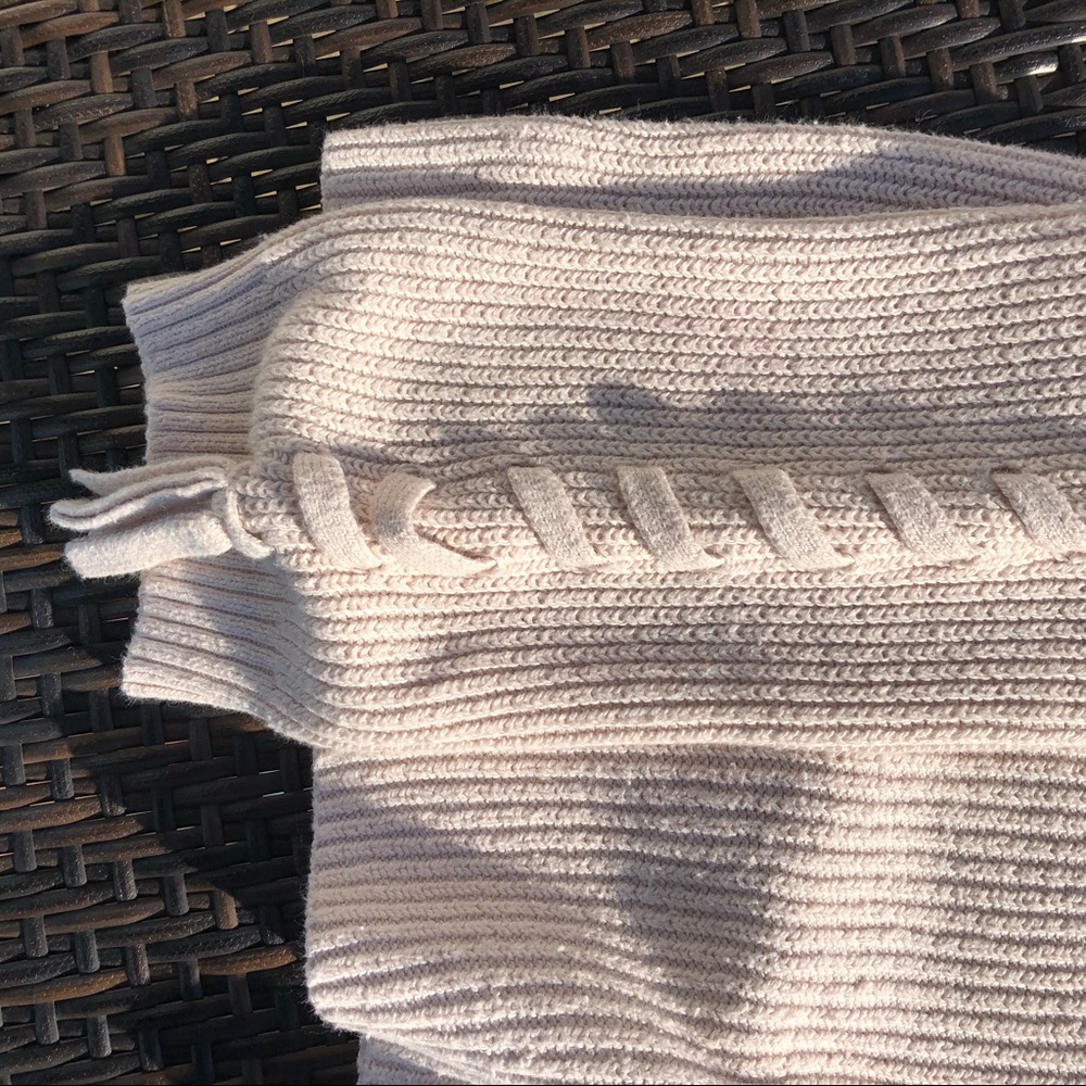 Sweater - Picture 3 of 3